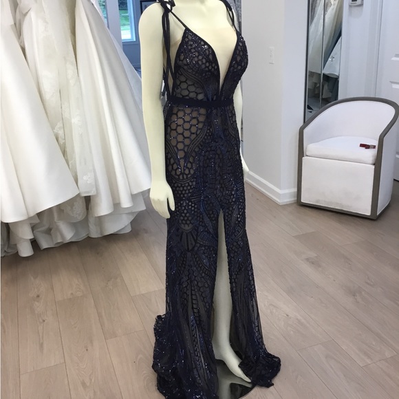 SAMPLE SALE! Tal Medina Stunning Couture Evening Gown - Picture 2 of 4